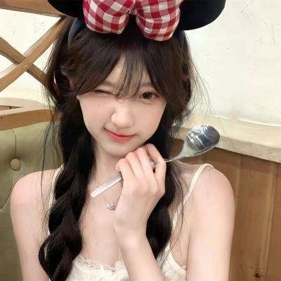 顶流女星被曝隐婚生子，72小时颁奖礼红毯画面流出